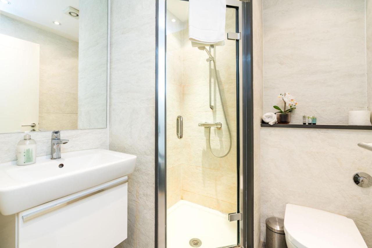Amazing 2 Bedroom / Earls Court / Kensington London Bagian luar foto