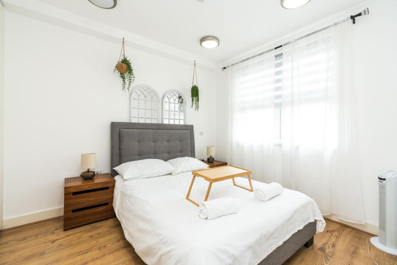 Amazing 2 Bedroom / Earls Court / Kensington London Bagian luar foto